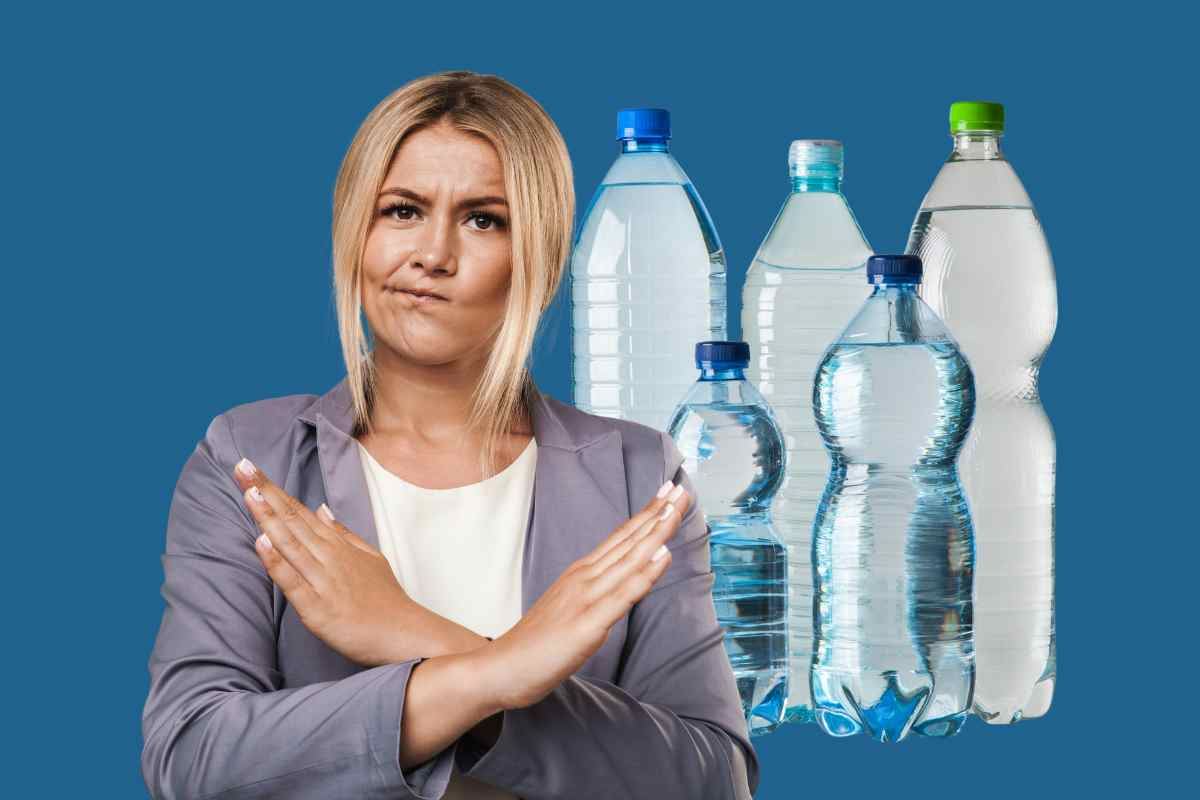 Bottiglie d'acqua in plastica