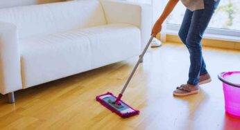 Ho preparato questo detergente in casa e ho lavato il pavimento: il risultato è eccezionale ed ho risparmiato tanti soldi
