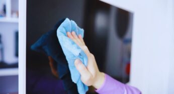 Puoi utilizzare i filtri del caffè per pulire lo schermo della TV senza rischiare di rovinarlo