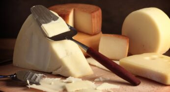 I pediatri la pensano tutti allo stesso modo: ecco perché i bambini non devono mangiare questo formaggio